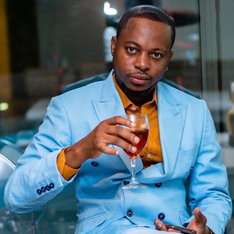 7DD03B28-B9EB-4160-96B6-17594335C01C